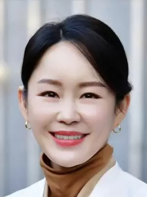 Lee Su Ryeon