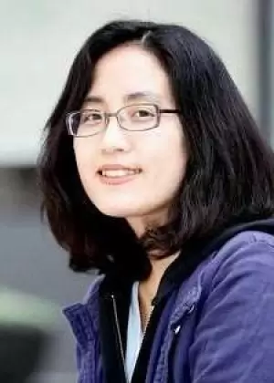 Hwang Yoon