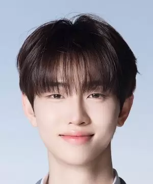 Lee Hyeop