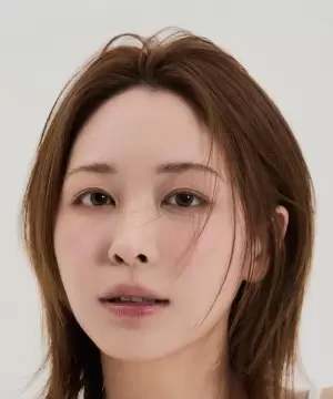 Ahn Si Eun
