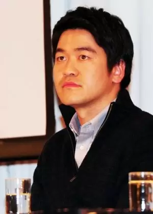 Lee Dong Yoon