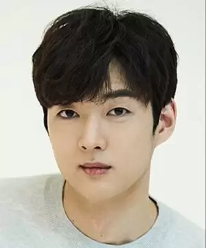 Kang Young Seok